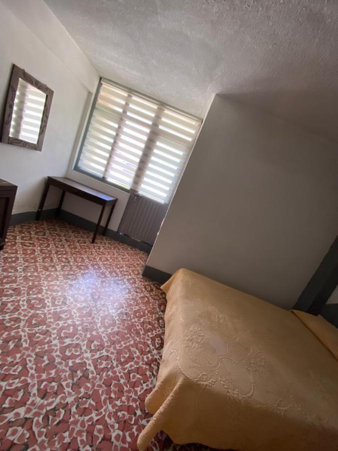 Hotel Oseguera 2*